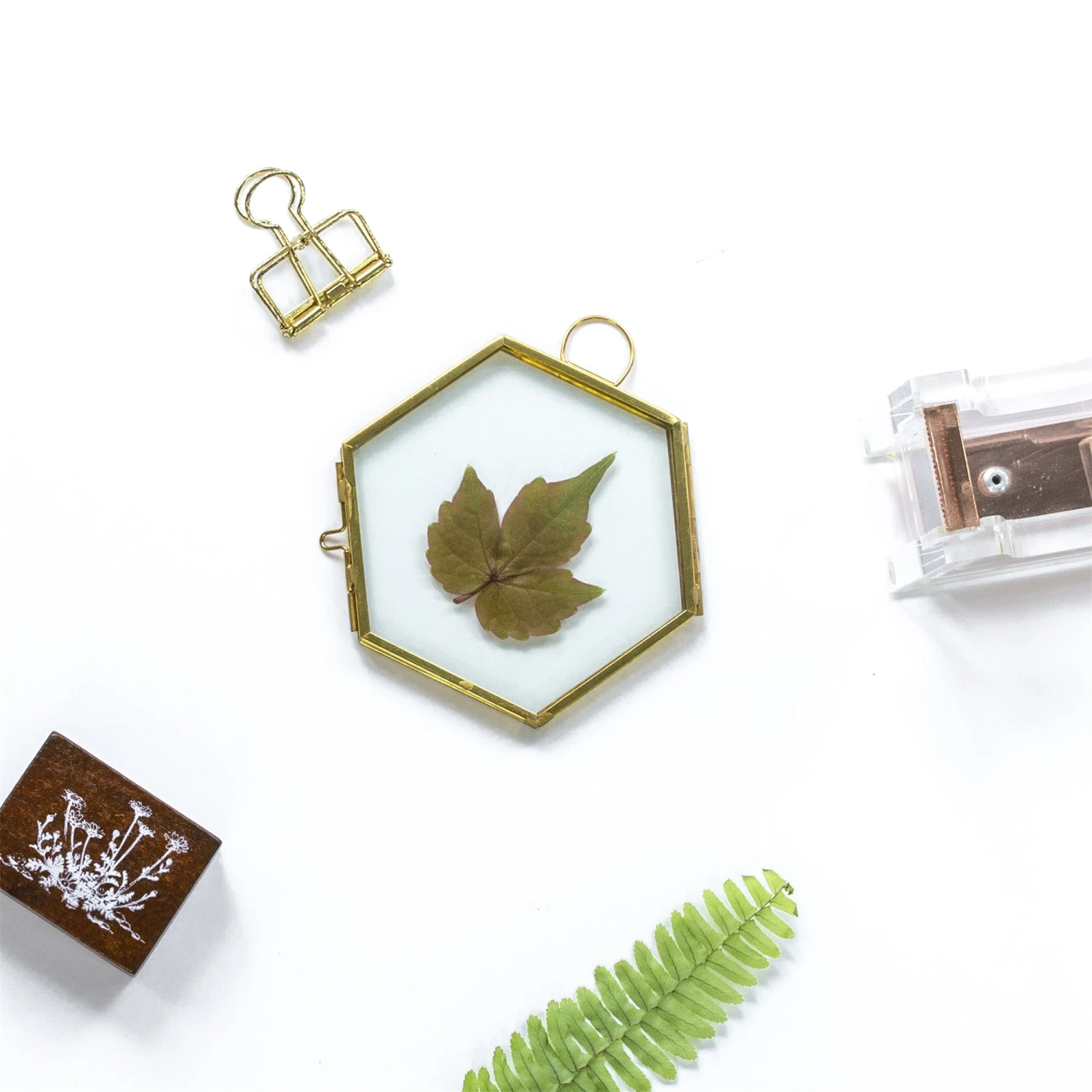 Handmade Vintage Brass Floating Hanging Glass Hexagon Picture Photo Frame Small Side Length 2" 9 Handmade Vintage Brass Floating Hanging Glass Hexagon Picture Photo Frame Small Side Length 2" - Image 9