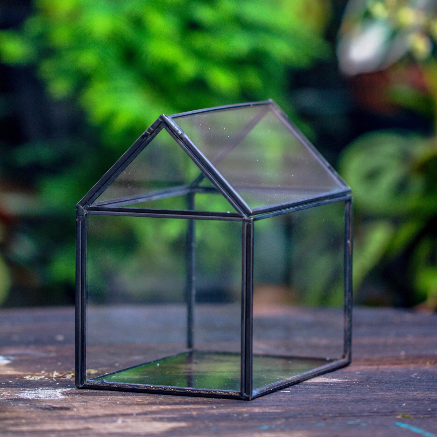 Handmade Black Copper House Shape Glass Geometric Terrarium Planter For Succulent Moss Airplants 1 Handmade Black Copper House Shape Glass Geometric Terrarium Planter For Succulent Moss Airplants
