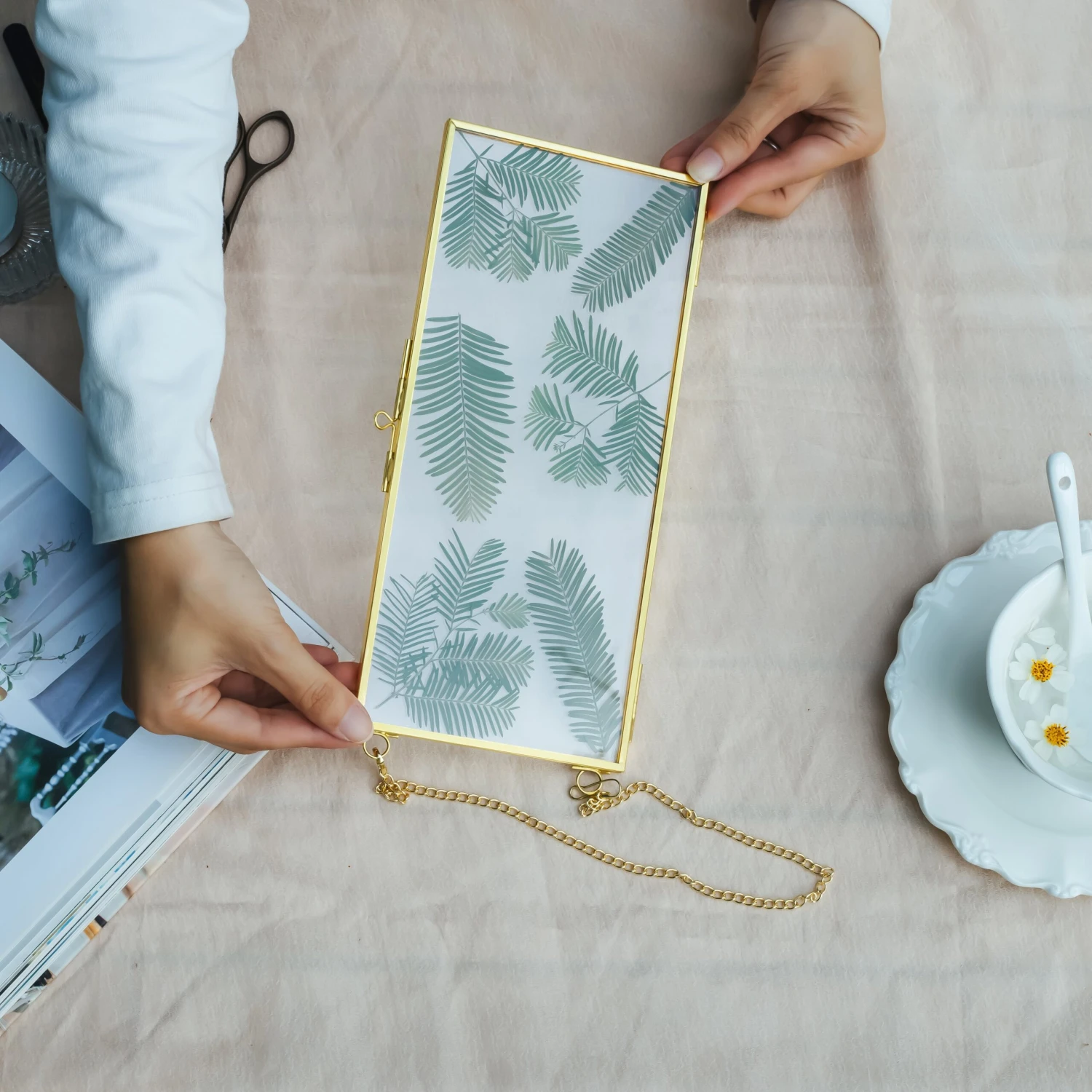 NCYP 4x9 Inchs Clear Glass Picture Frame Wall Hanging Certificate Photo Plant Specimen Clip 4 NCYP 4x9 Inchs Clear Glass Picture Frame Wall Hanging Certificate Photo Plant Specimen Clip - Image 4