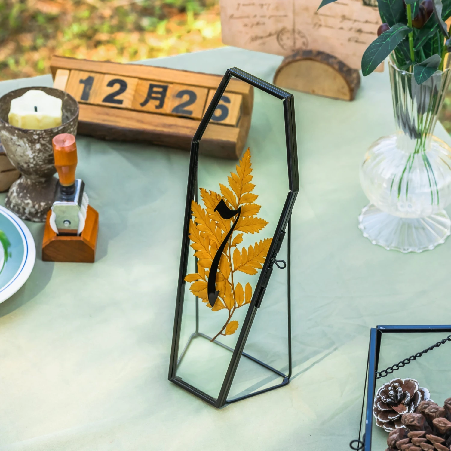 Brass Gold Tabletop Vintage Frame Geometric Ornament Plant Specimen Clip Modern Decor Card Holder 5X7" Reception 1 Brass Gold Tabletop Vintage Frame Geometric Ornament Plant Specimen Clip Modern Decor Card Holder 5X7" Reception