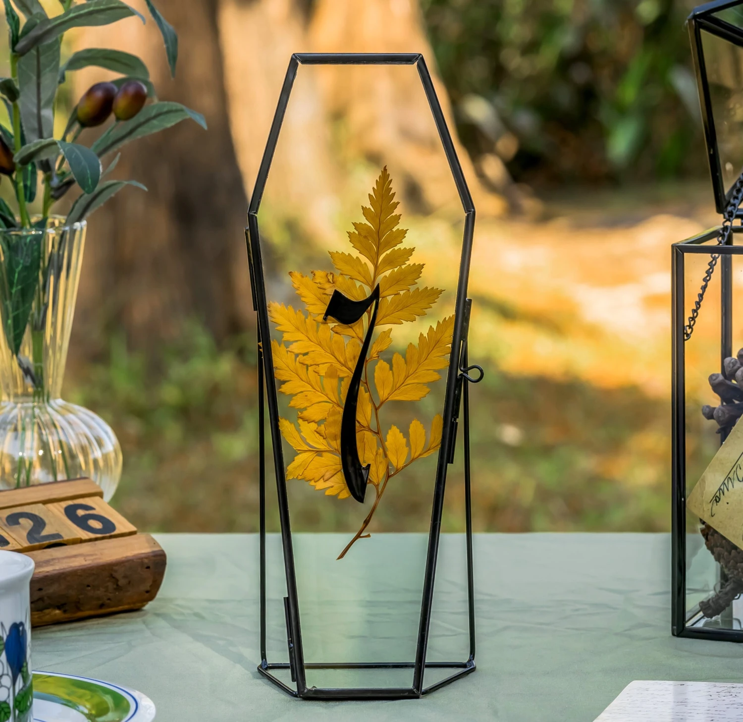 Brass Gold Tabletop Vintage Frame Geometric Ornament Plant Specimen Clip Modern Decor Card Holder 5X7" Reception 2 Brass Gold Tabletop Vintage Frame Geometric Ornament Plant Specimen Clip Modern Decor Card Holder 5X7" Reception - Image 2
